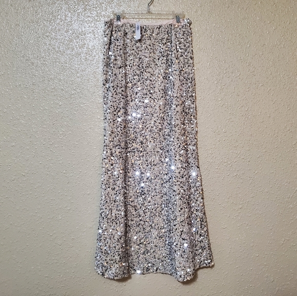 NWT Women's Cute Old Navy Silver Sequin Christmas / New Year's Maxi A-Line Skirt - Picture 7 of 12